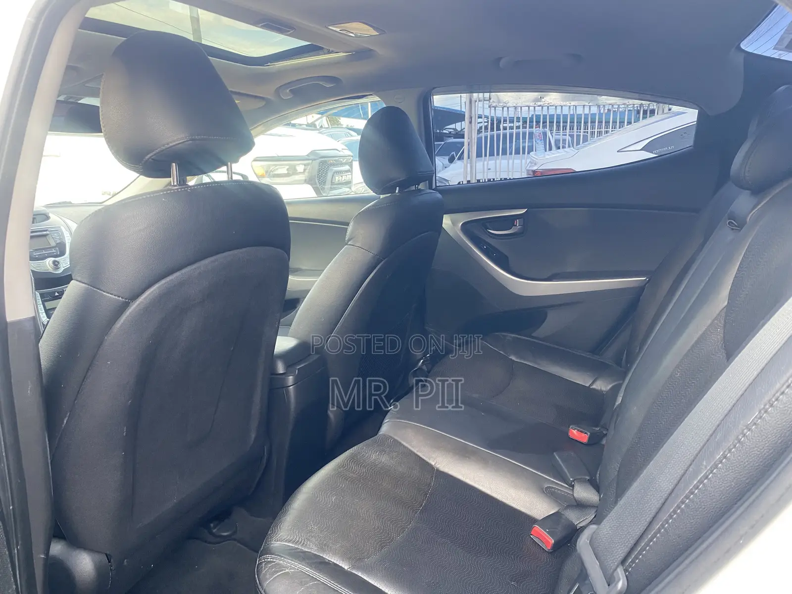 Hyundai Elantra 2012 White