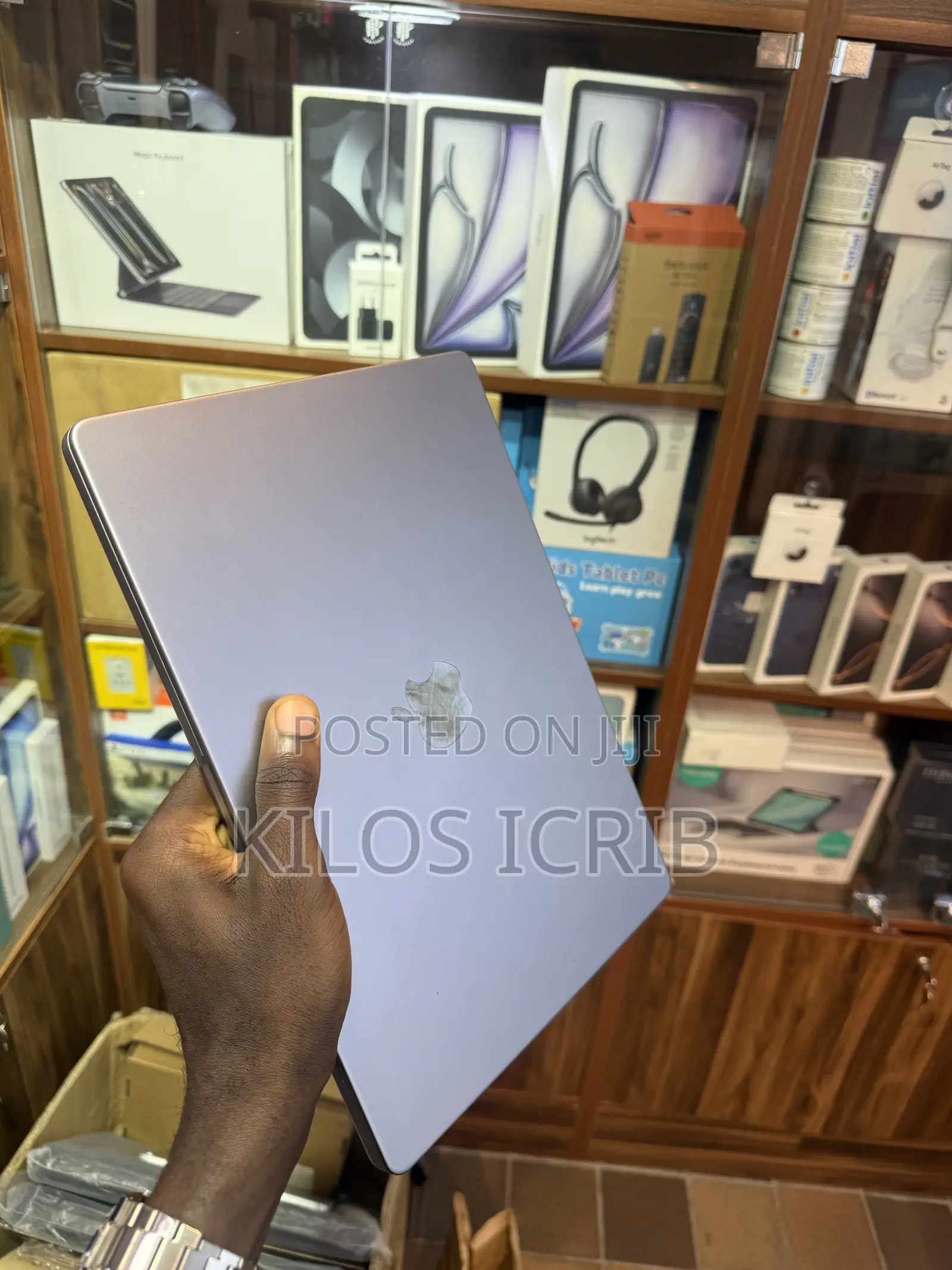 Laptop Apple MacBook Air 2022 M2 8GB Apple M2 SSD 256GB