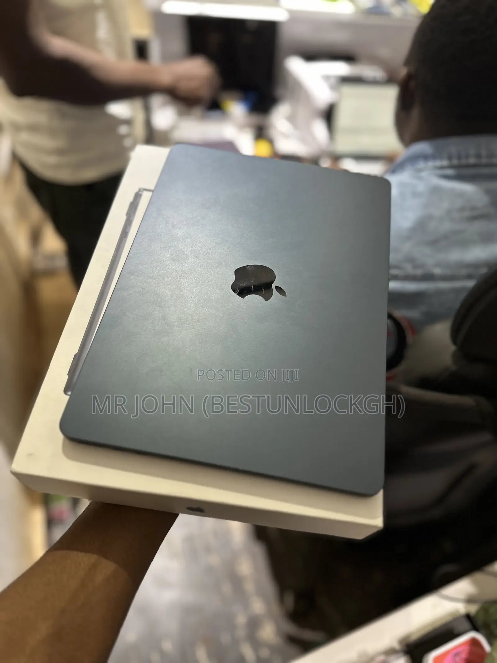 Laptop Apple MacBook Air 2022 M2 16GB Apple M2 SSD 256GB