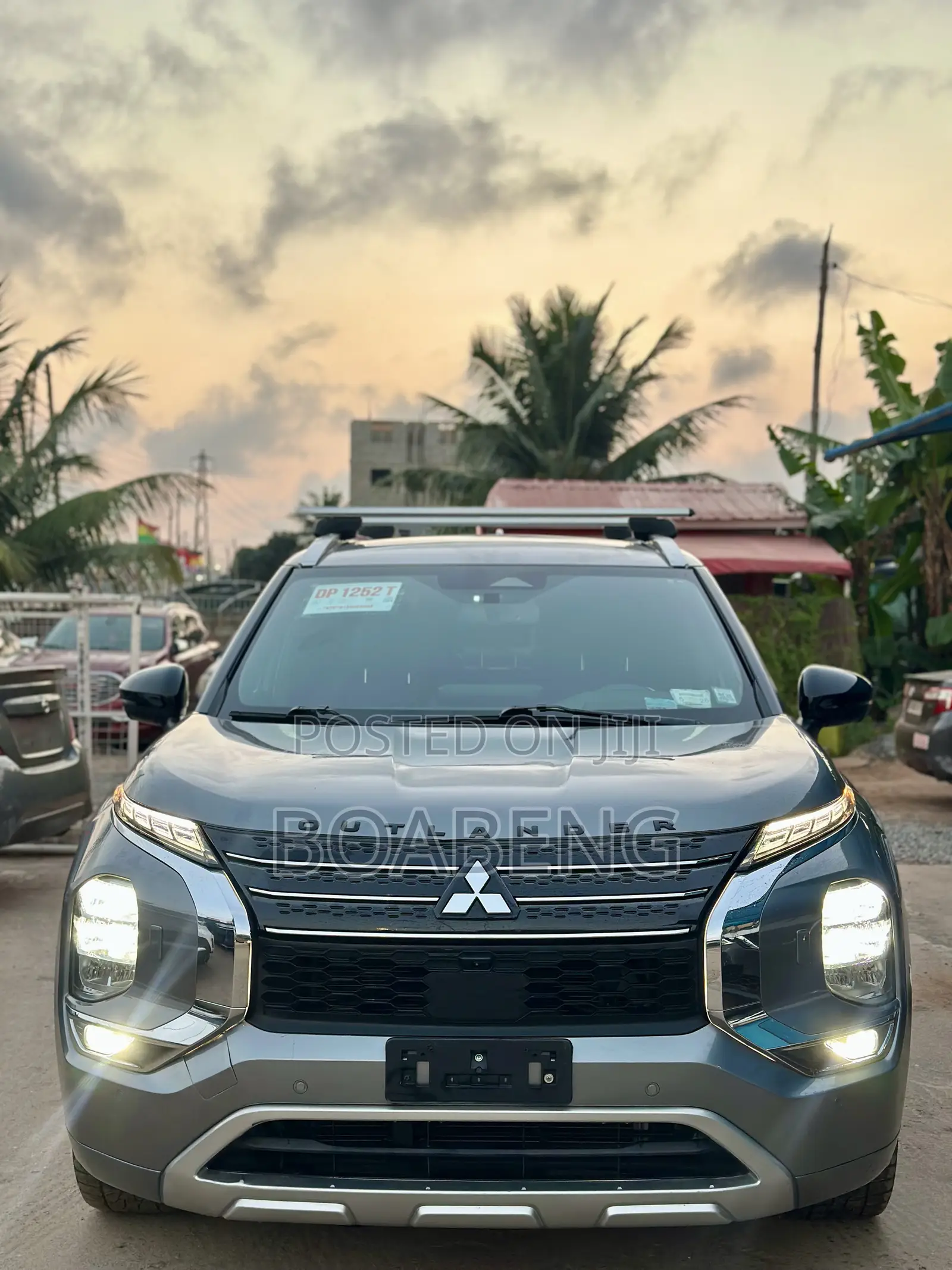 Mitsubishi Outlander 2022 Gray