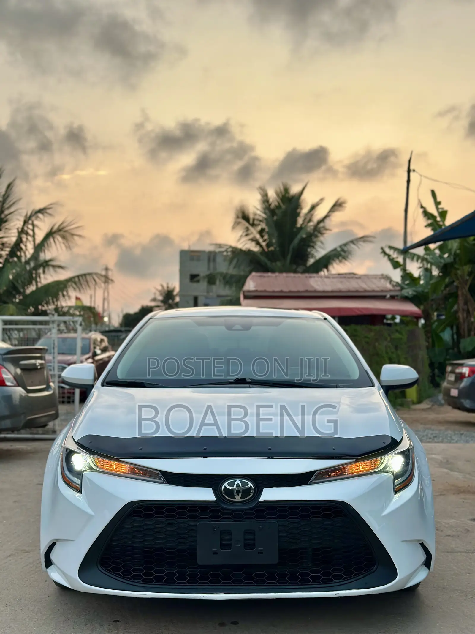 Toyota Corolla LE 2022 White