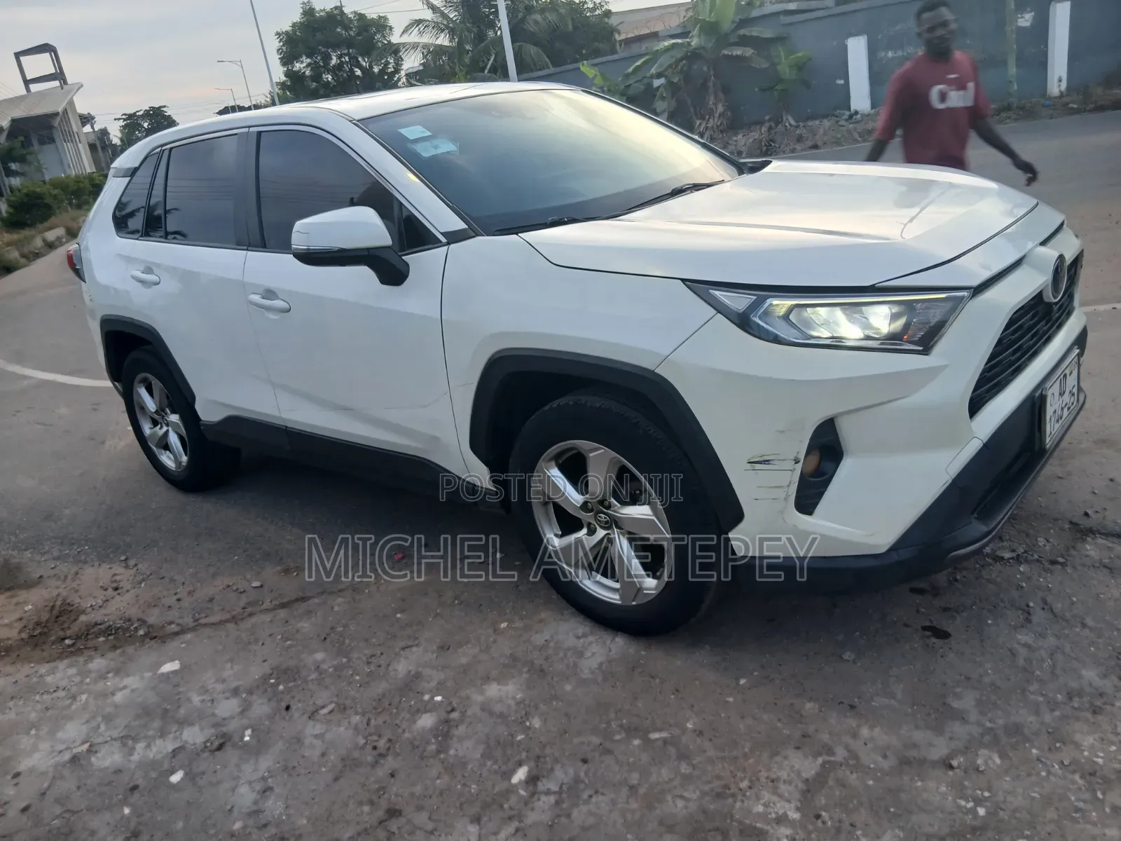 Toyota RAV4 2021 White