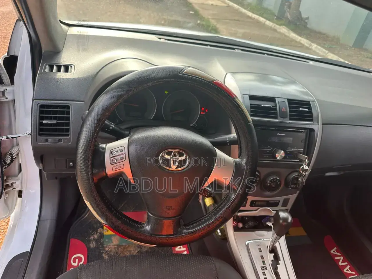 Toyota Corolla 2010 White