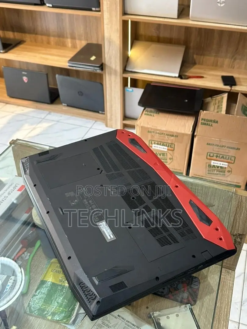 Laptop Acer Predator Helios 300 16GB Intel Core i7 HDD+SSD 500GB