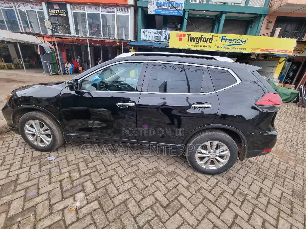 Nissan Rogue SV AWD 2017 Black