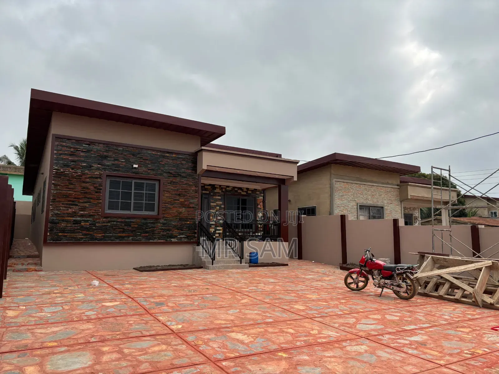 3bdrm House in Sam Properties, Mallam for sale