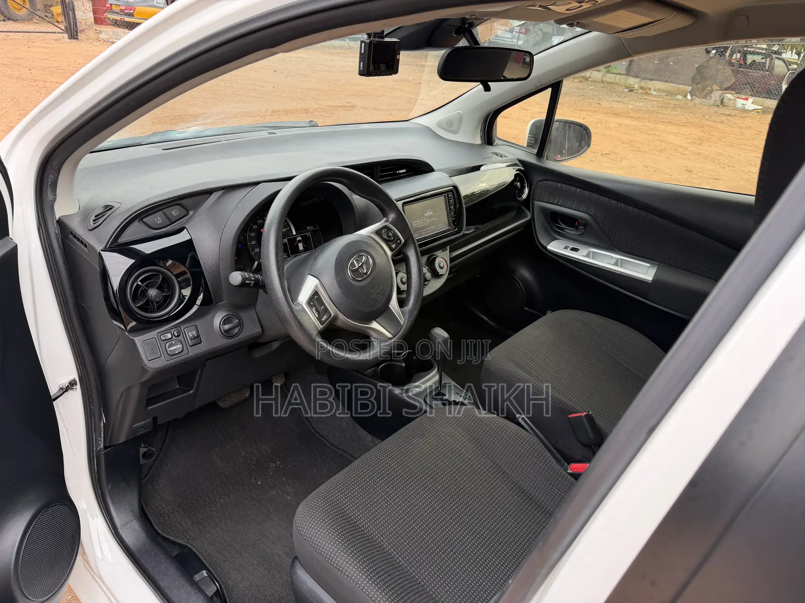 Toyota Vitz 1.3 FWD 5dr 2016 White
