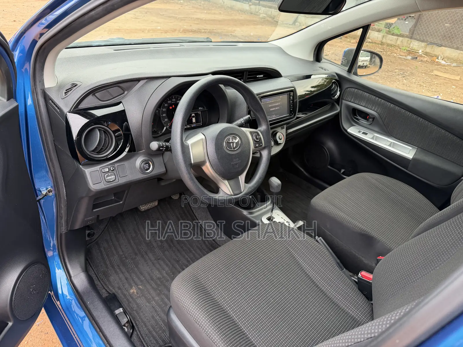 Toyota Vitz 1.3 FWD 5dr 2014 Blue