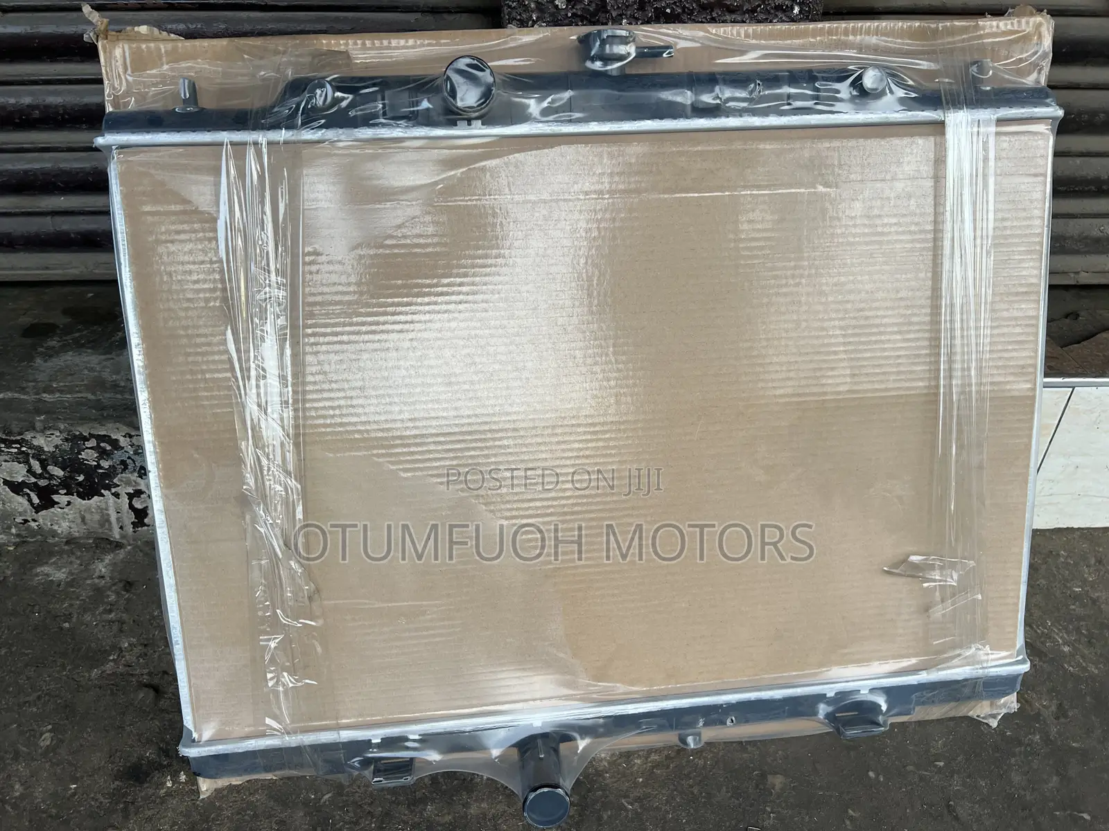 Nissan Rogue 2008 2009 2010 2011 2012 2013 Radiator (Water Tank)