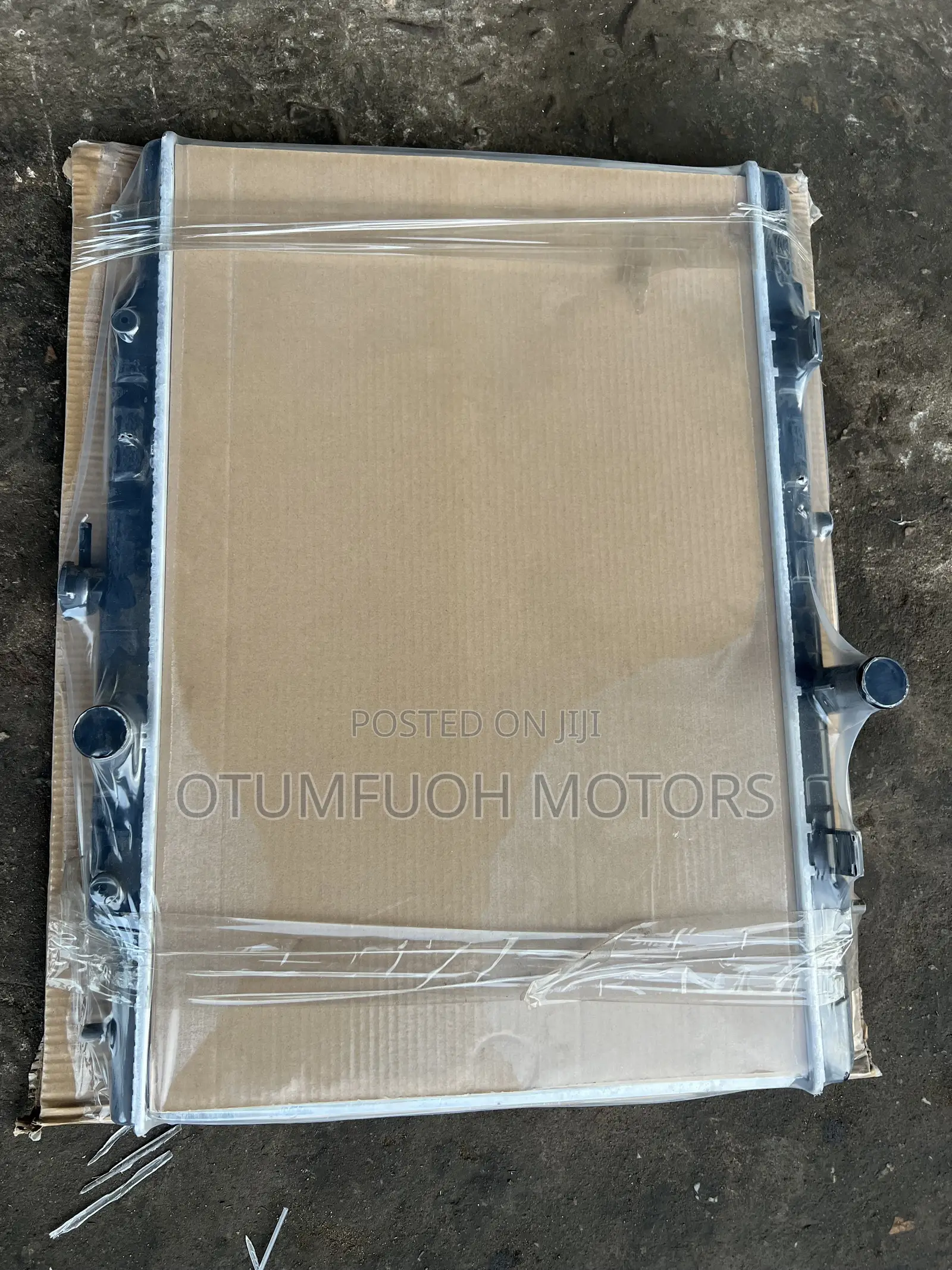 Nissan Rogue 2008 2009 2010 2011 2012 2013 Radiator (Water Tank)