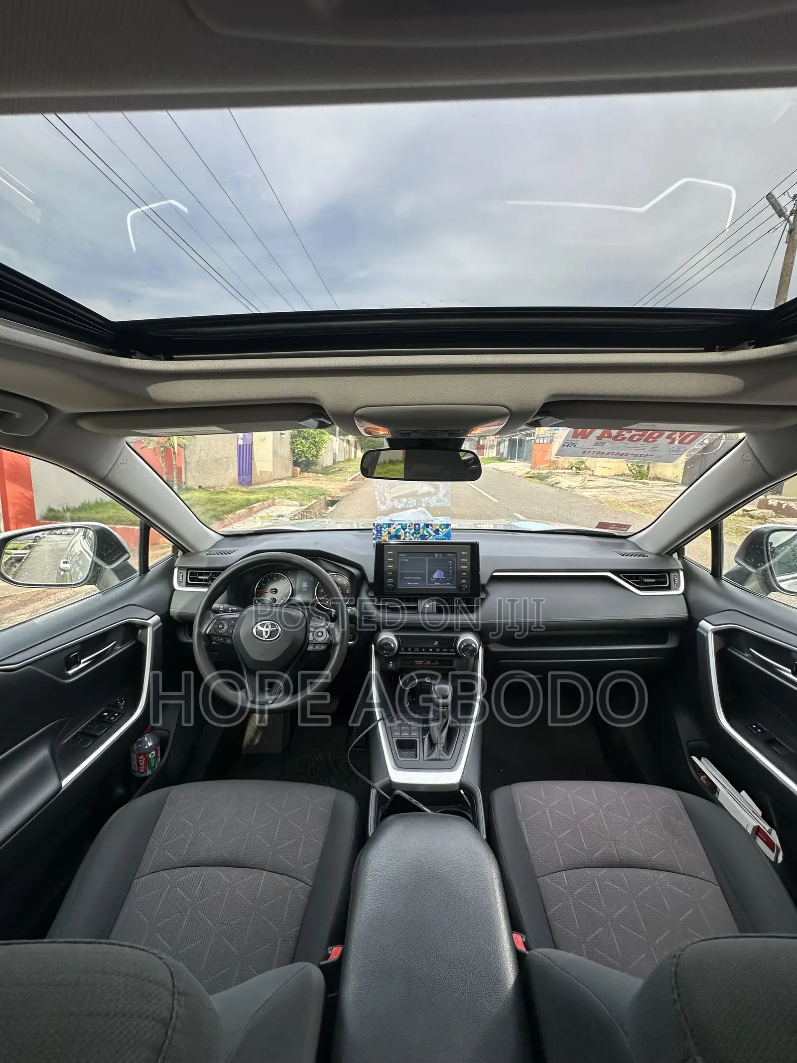 Toyota RAV4 XLE AWD 2019 Silver