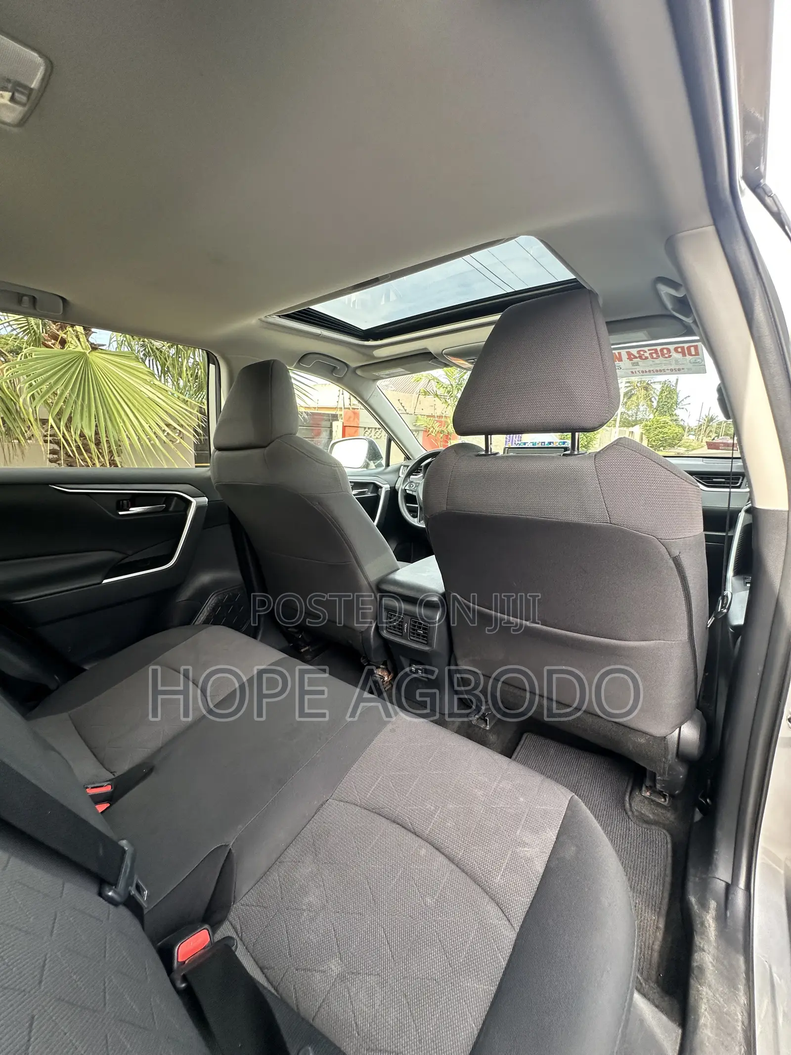 Toyota RAV4 XLE AWD 2019 Silver