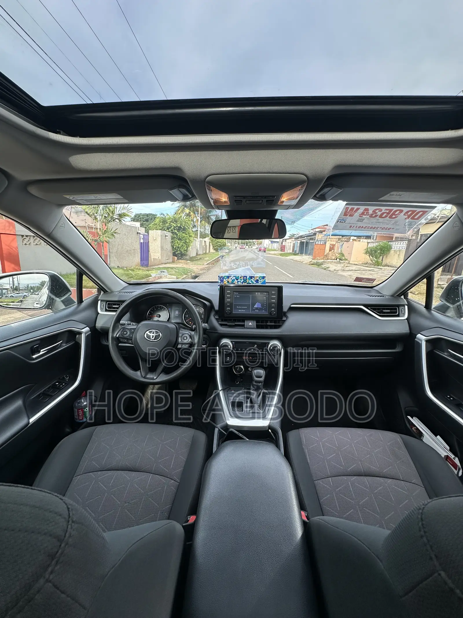 Toyota RAV4 XLE AWD 2019 Silver