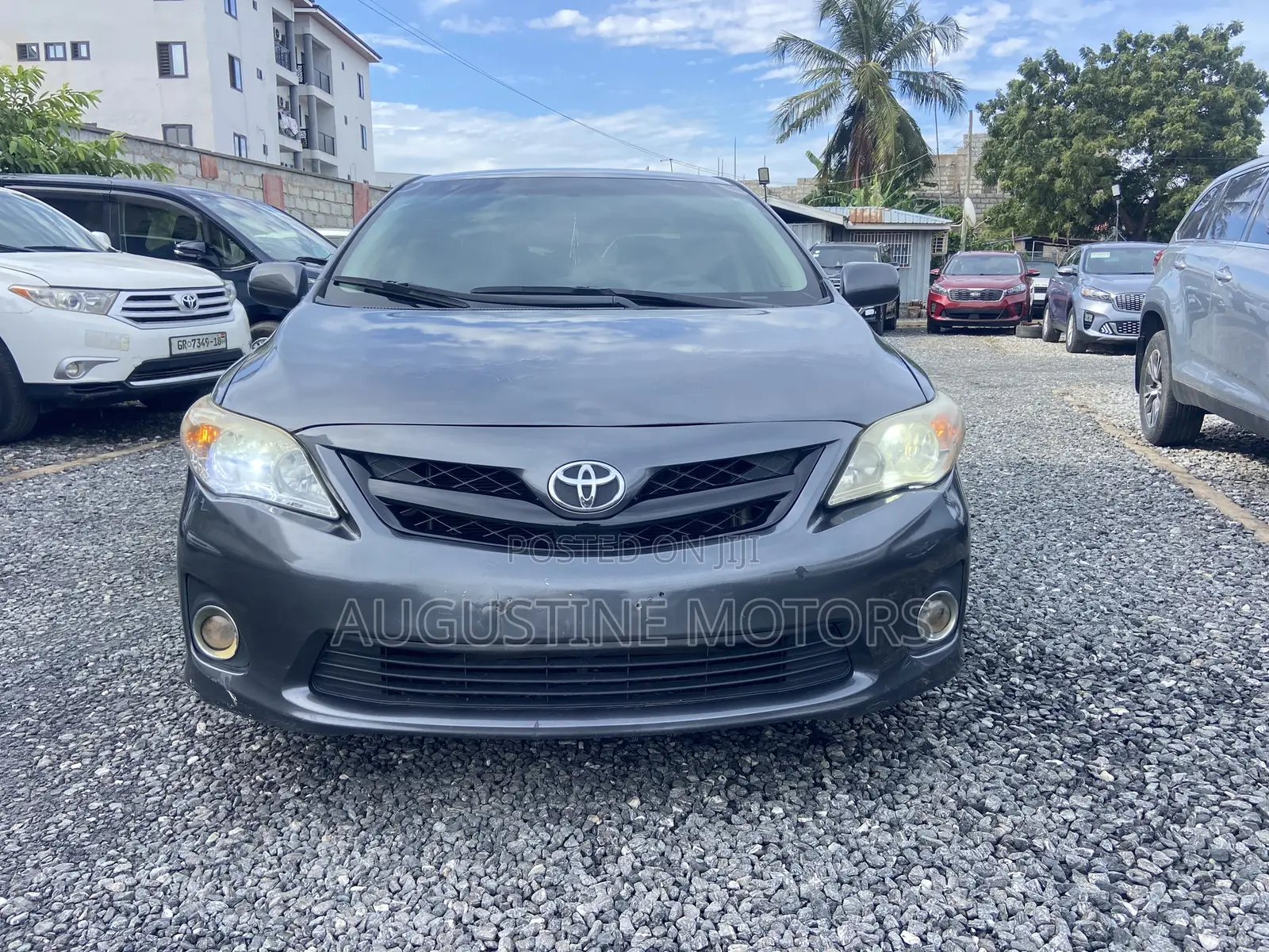 Toyota Corolla LE 4dr Sedan (1.8L 4cyl 4A) 2013 Gray