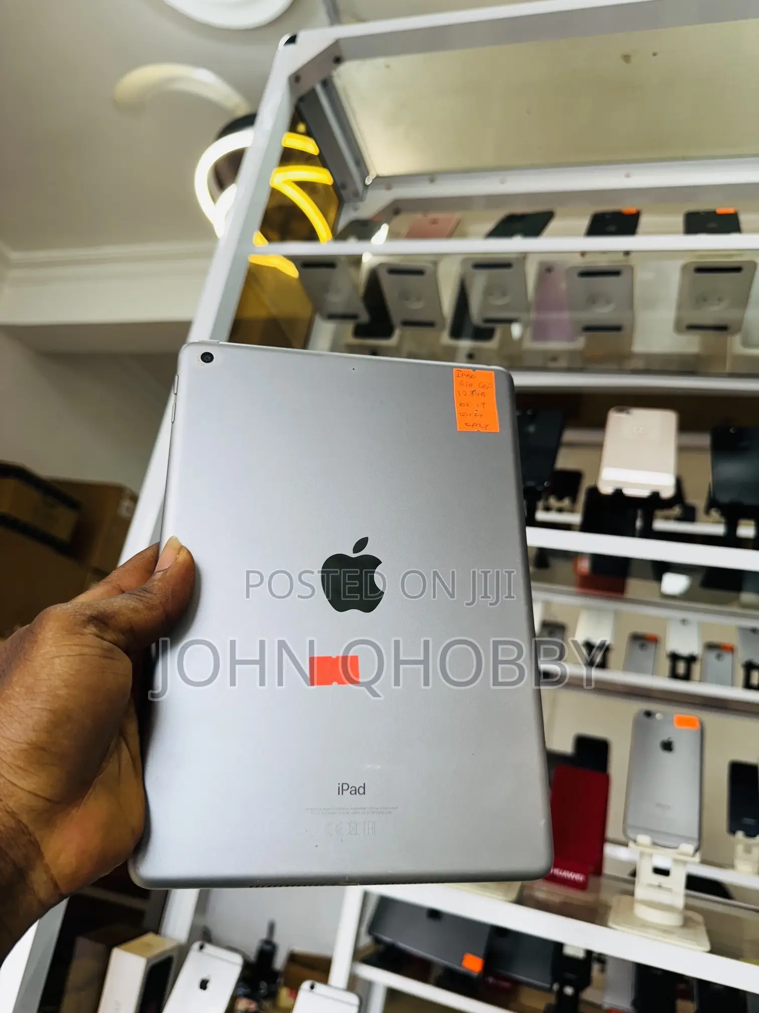 Apple iPad 9.7 128 GB Gray