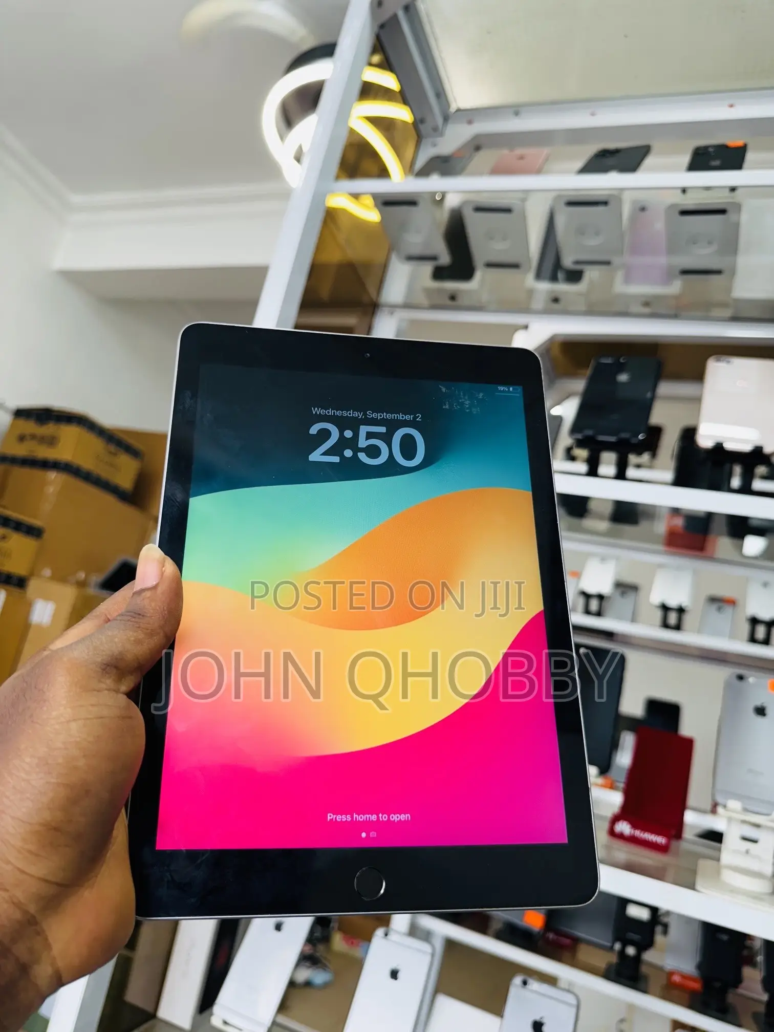 Apple iPad 9.7 128 GB Gray