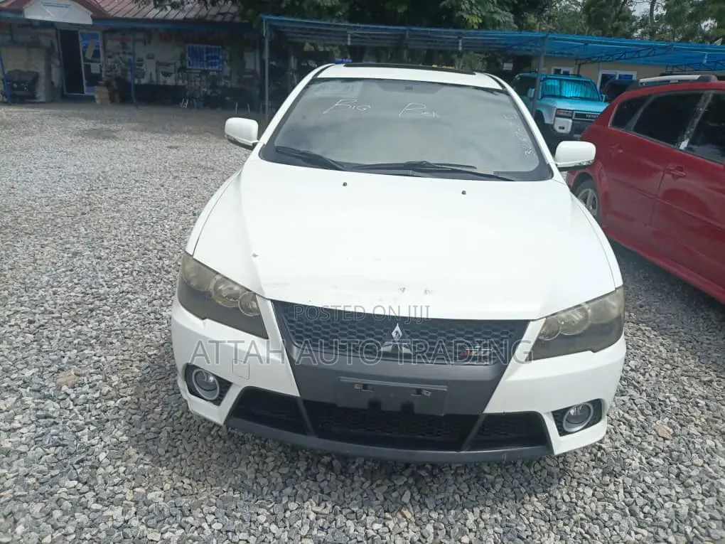 Mitsubishi Nativa 2010 White
