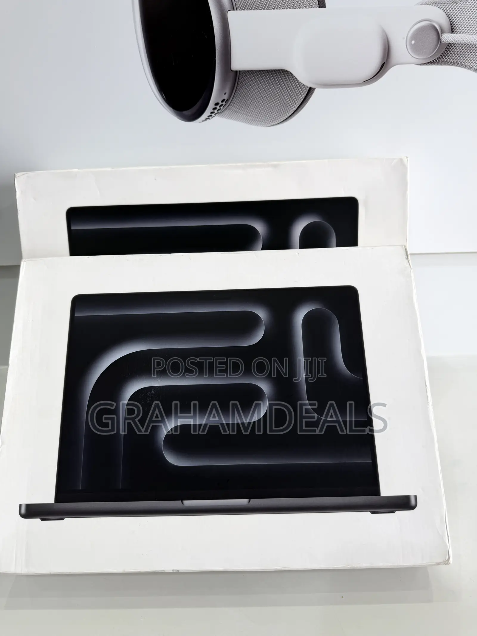 New Laptop Apple MacBook Pro 2023 M3 Pro 18GB Apple M3 Pro SSD 1T