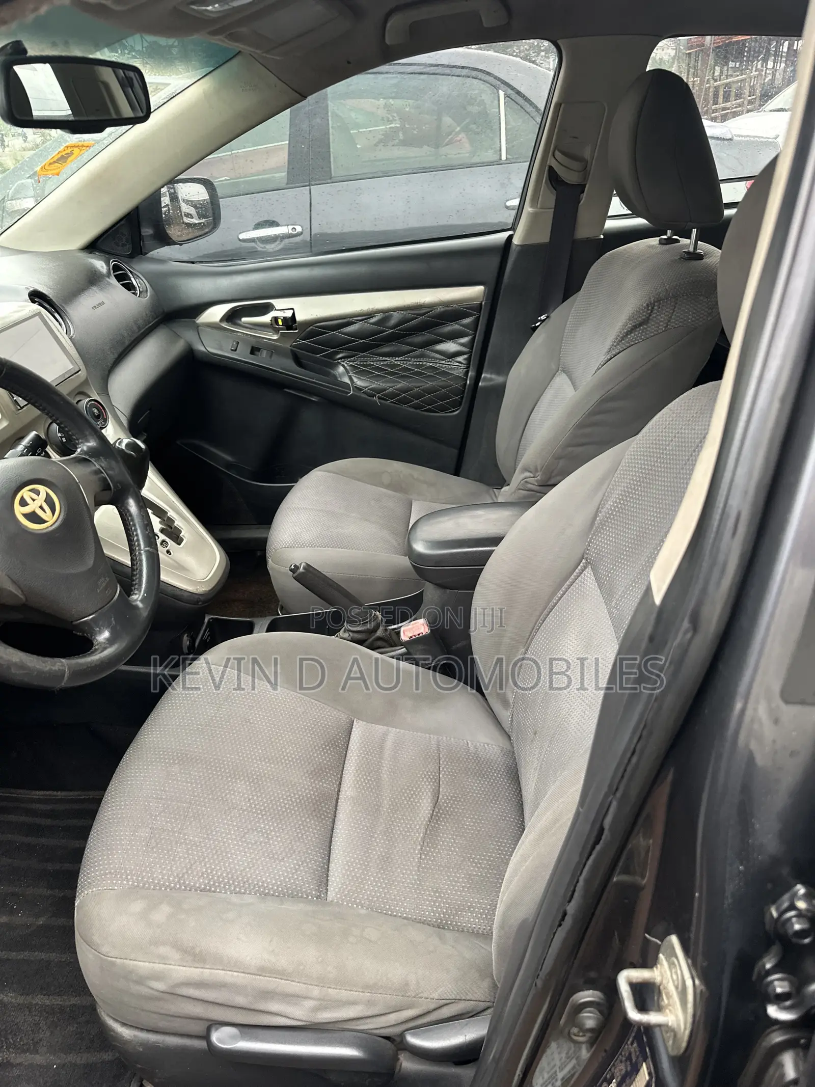 Toyota Matrix XR Hatchback FWD (1.8L 4cyl 4A) 2008 Gray
