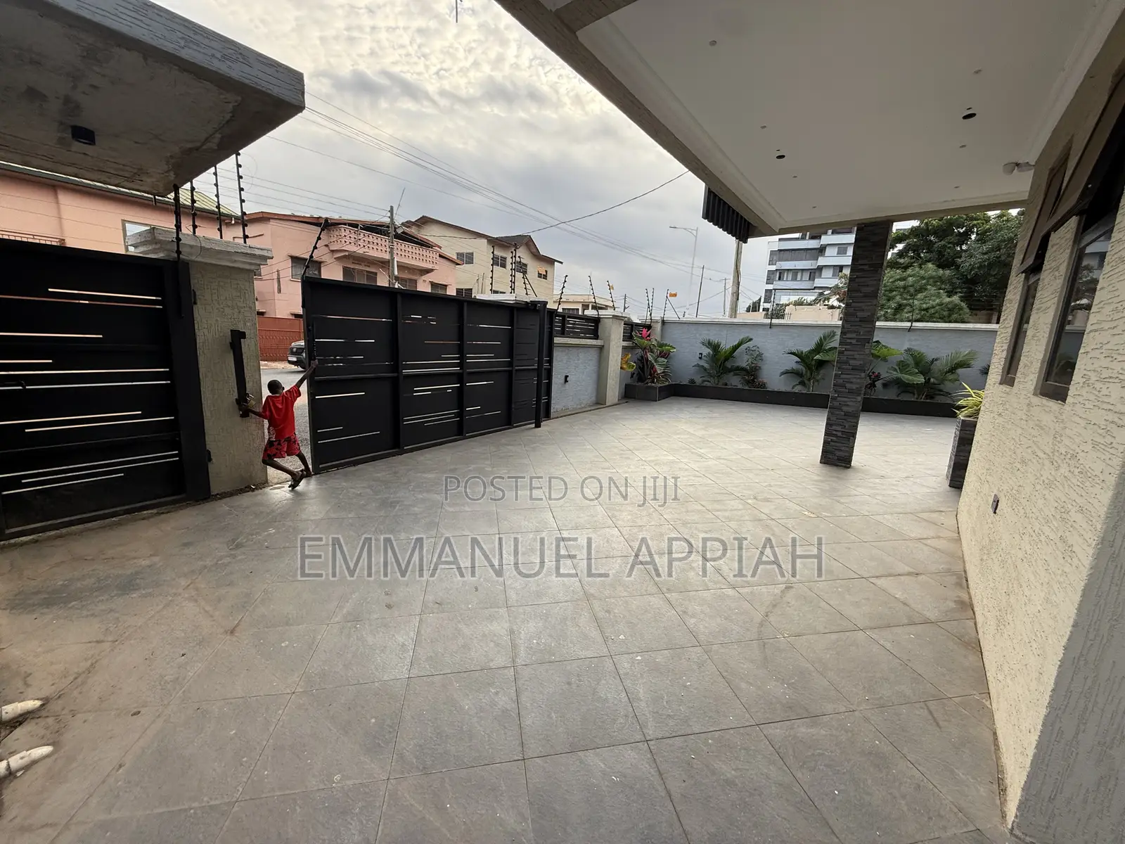 3bdrm House in North Kaneshei, Accra Metropolitan for sale
