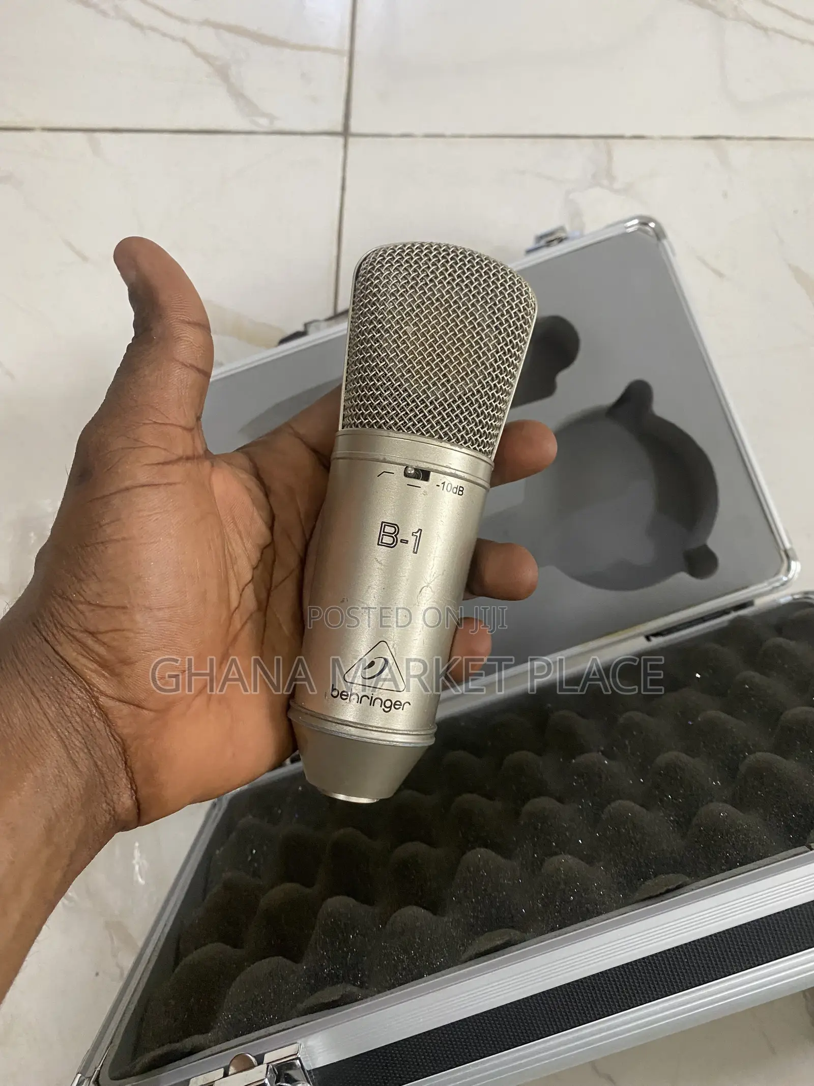 Behringer B-1 Professional Condenser Microphone