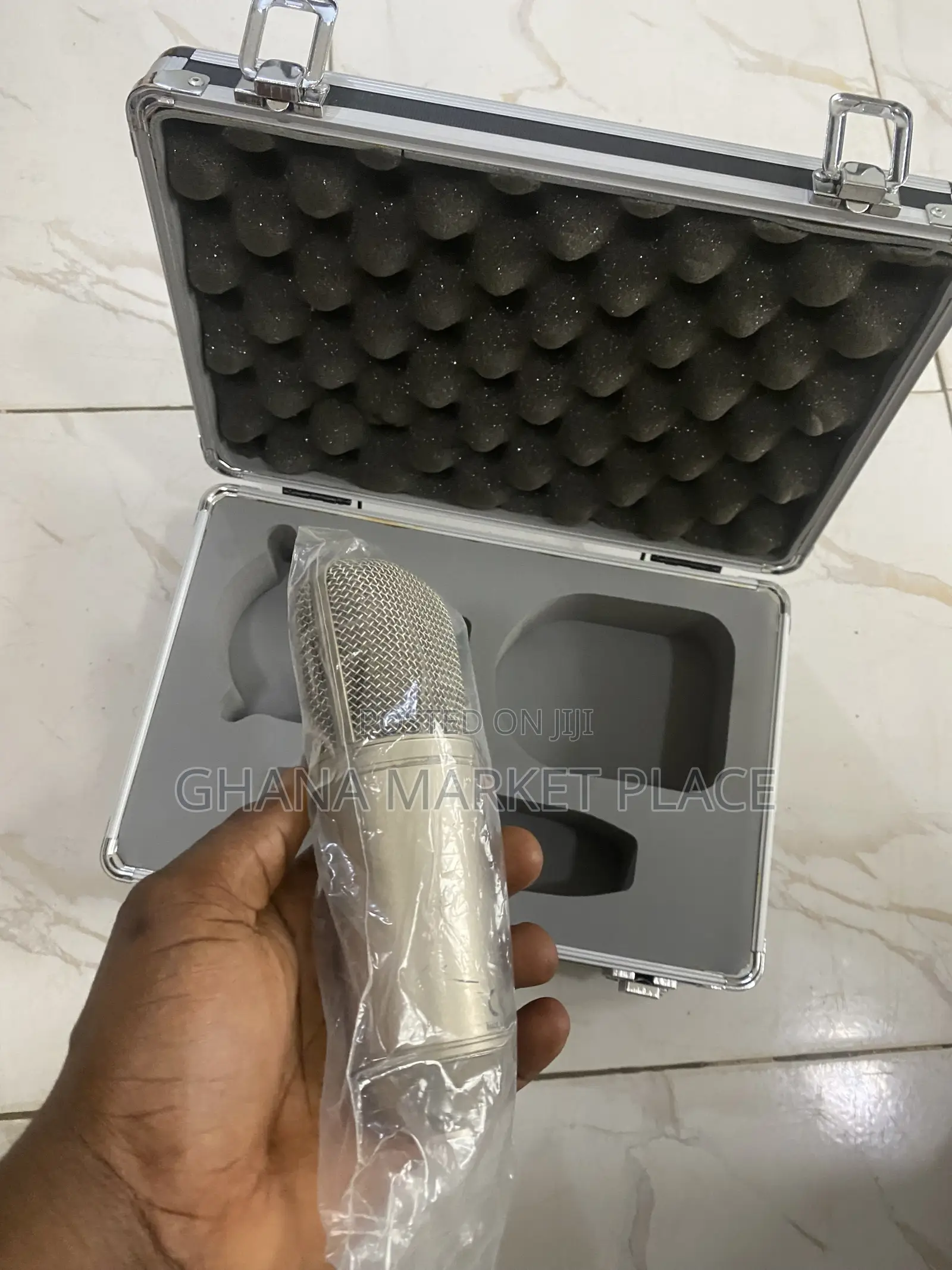 Behringer B-1 Professional Condenser Microphone
