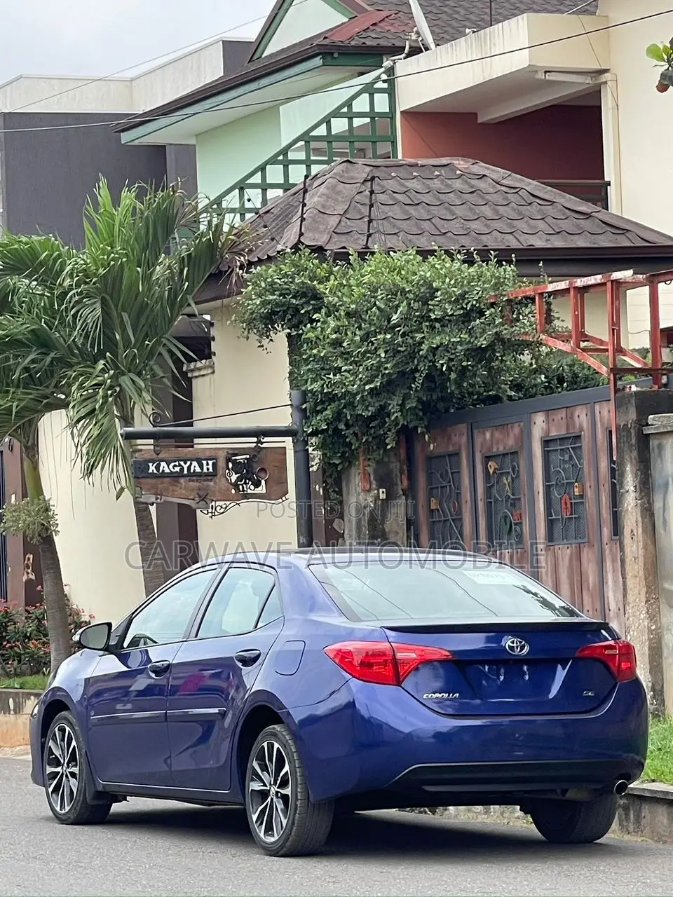 Toyota Corolla SE (1.8L 4cyl 2A) 2018 Blue