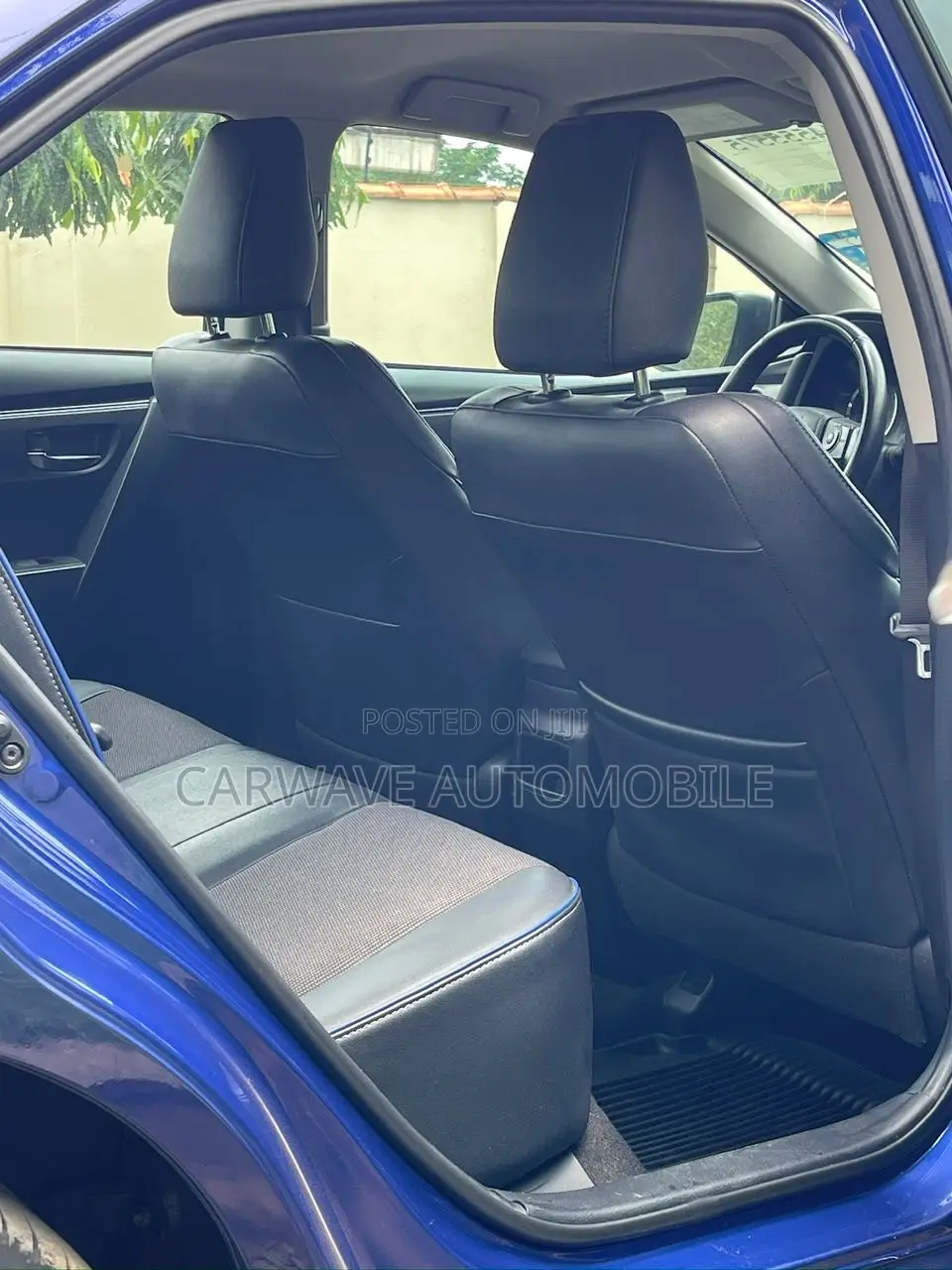 Toyota Corolla SE (1.8L 4cyl 2A) 2018 Blue