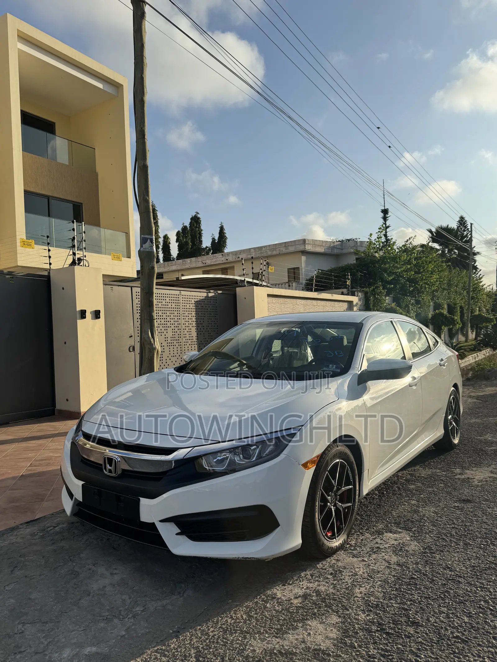 Honda Civic LX 4dr Sedan (2.0L 4cyl) 2017 White