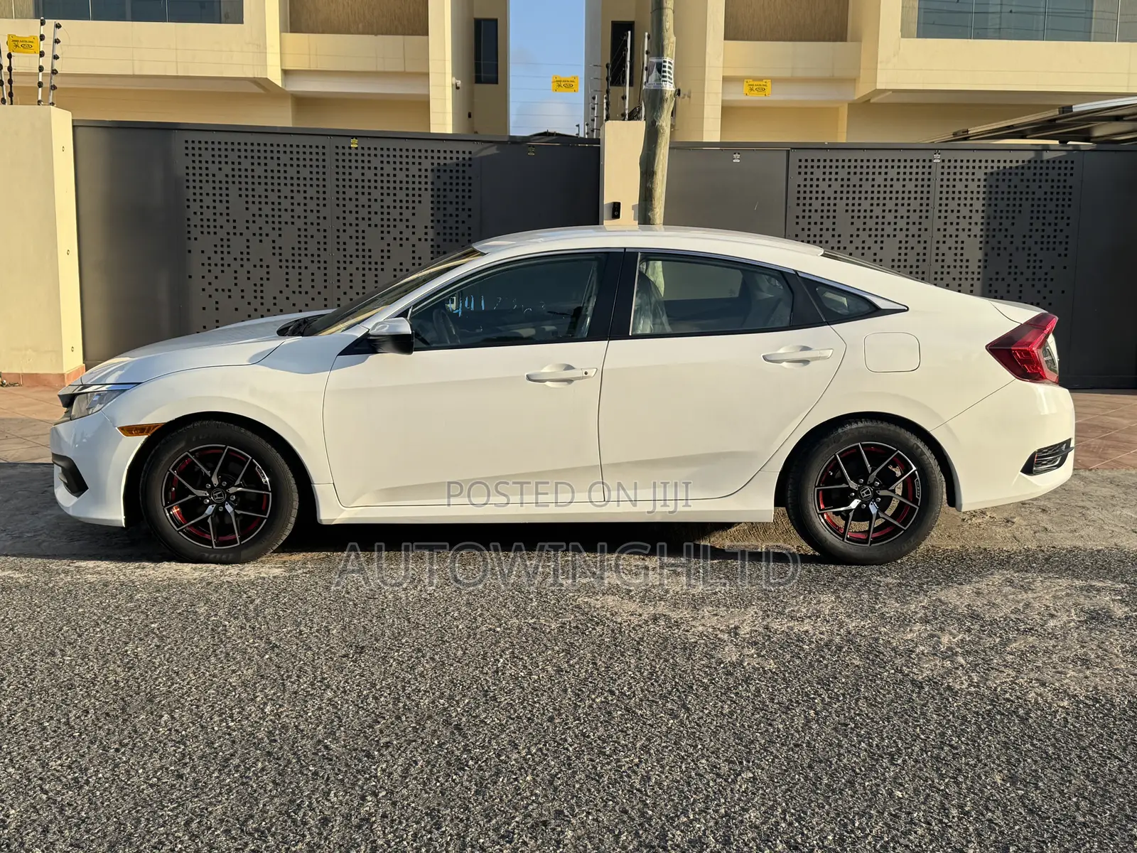 Honda Civic LX 4dr Sedan (2.0L 4cyl) 2017 White
