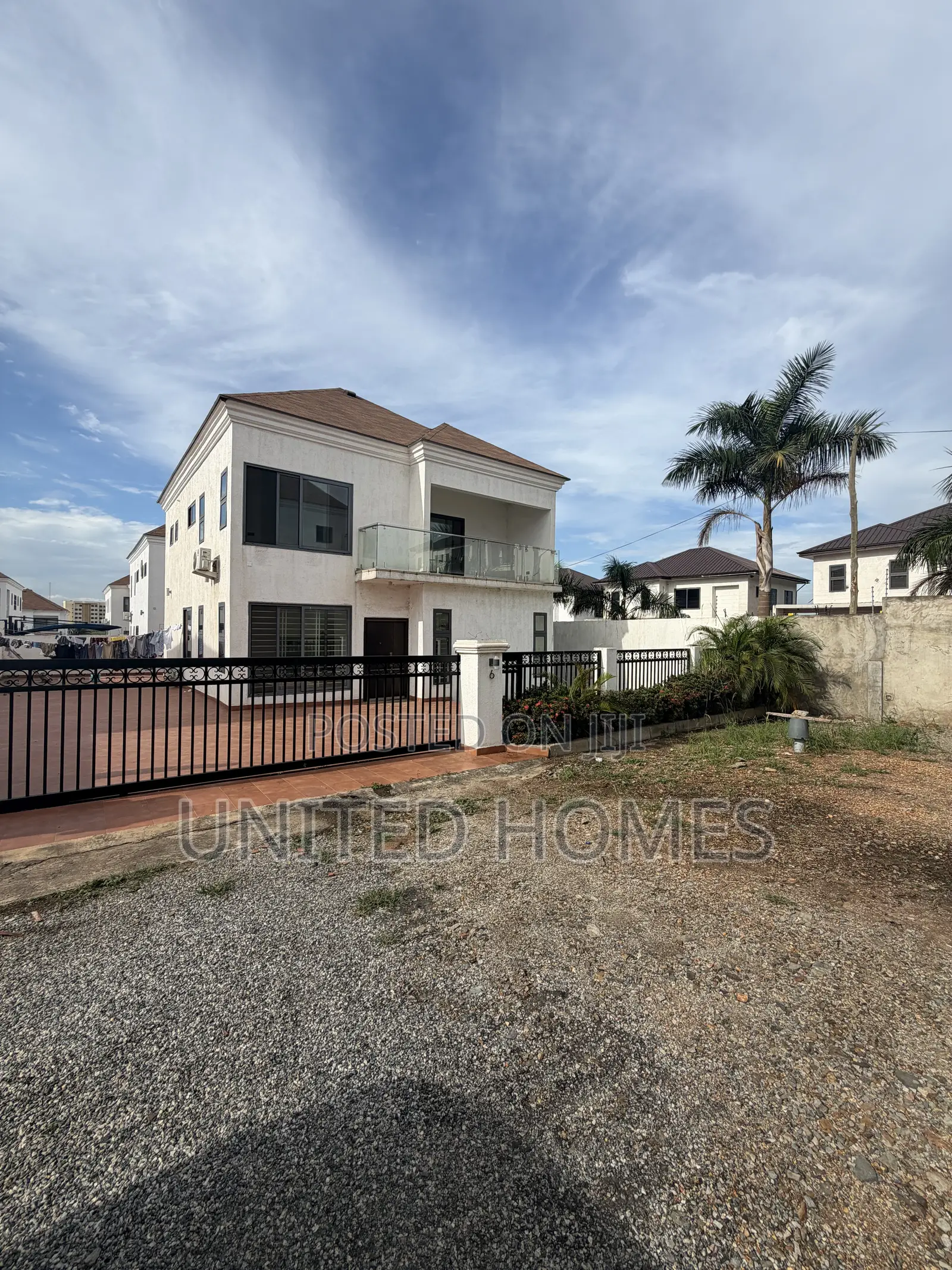 4bdrm House in Adenta for sale