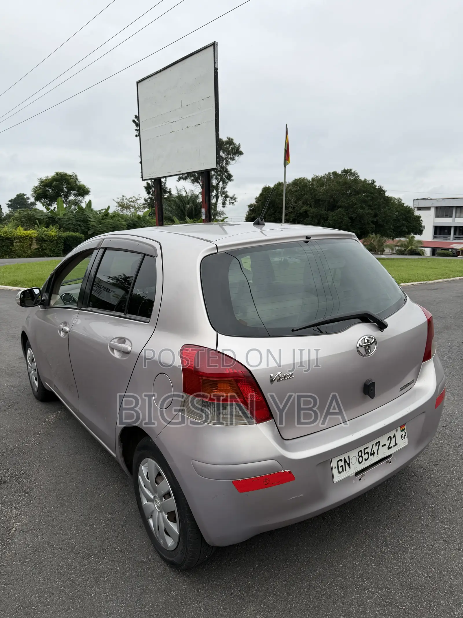 Toyota Vitz 1.3 AWD 3dr 2010 Silver