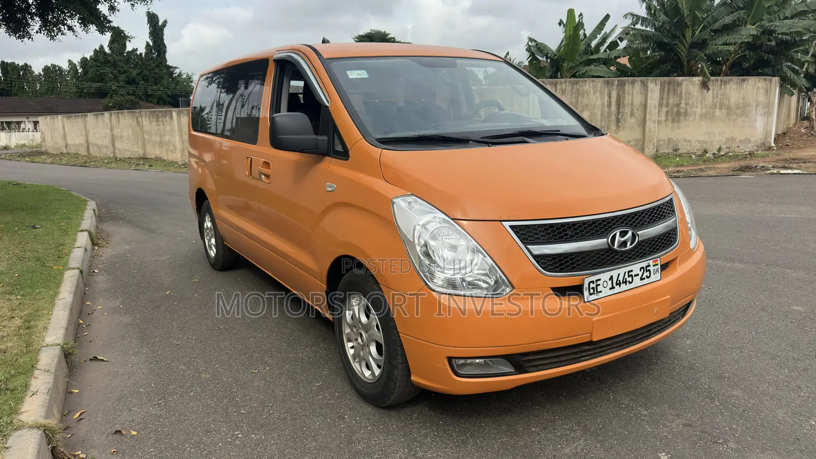 Hyundai Starex 2014 Orange