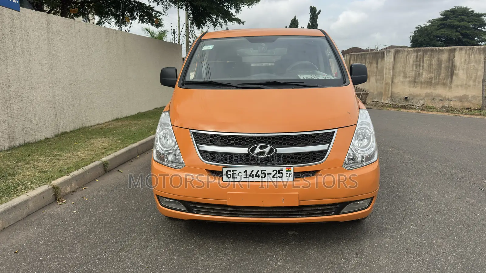 Hyundai Starex 2014 Orange