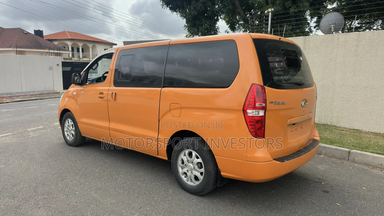 Hyundai Starex 2014 Orange