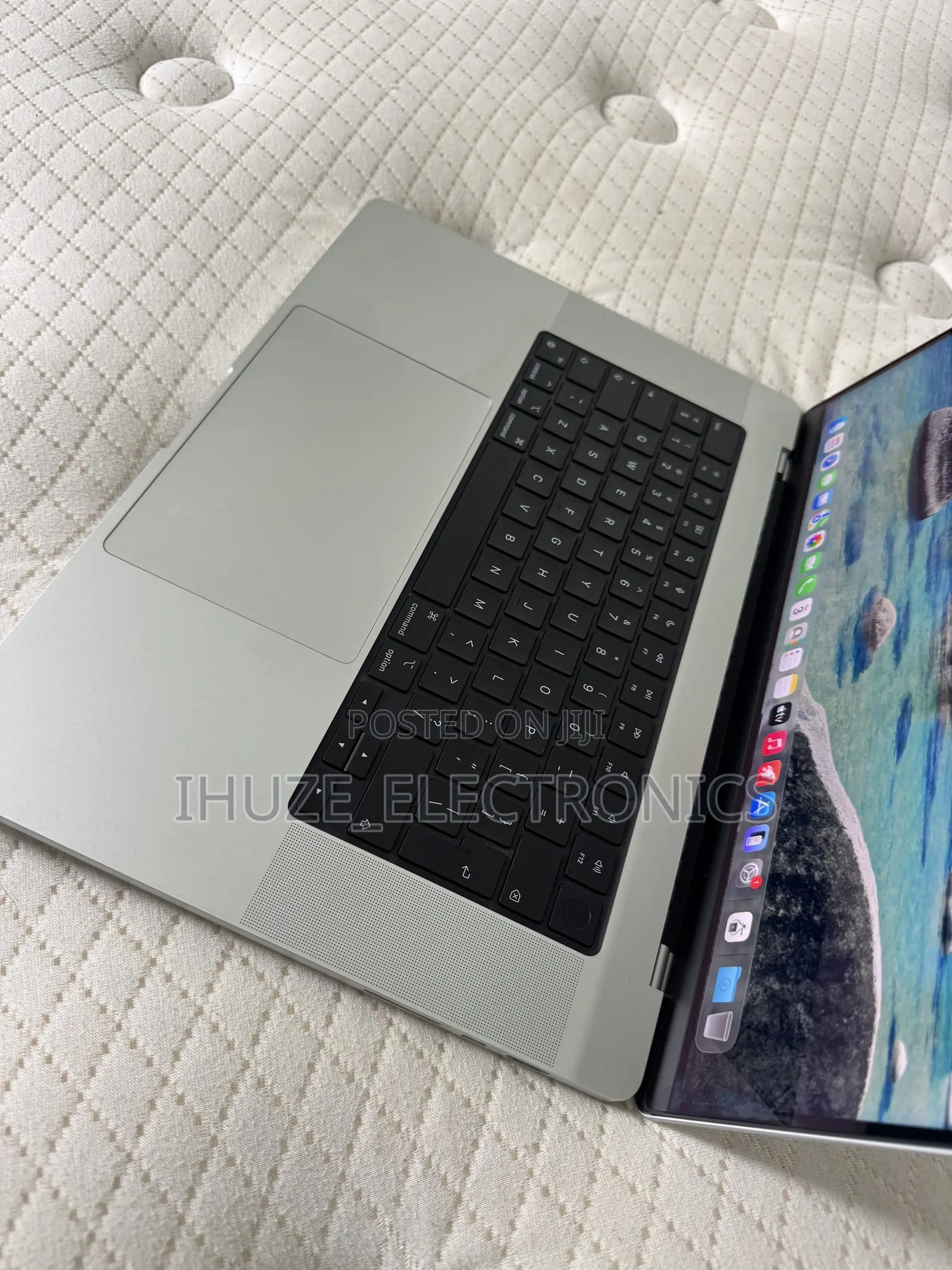 Laptop Apple MacBook Pro 2023 M3 Pro 18GB Apple M3 Pro SSD 512GB