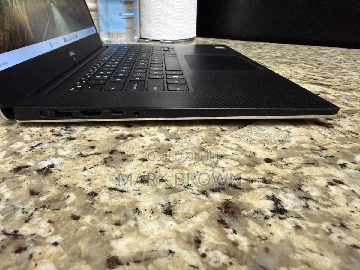 Laptop Dell XPS 15 7590 16GB Intel Core i5 SSD 256GB