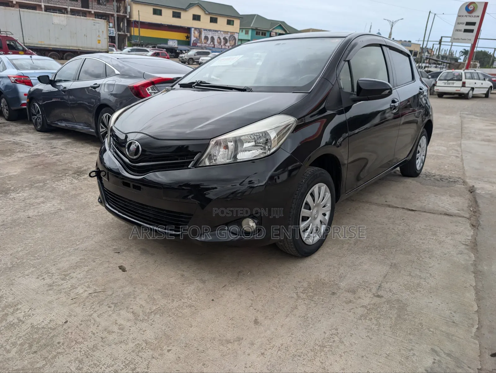 Toyota Vitz 1.5 FWD 5dr 2014 Black