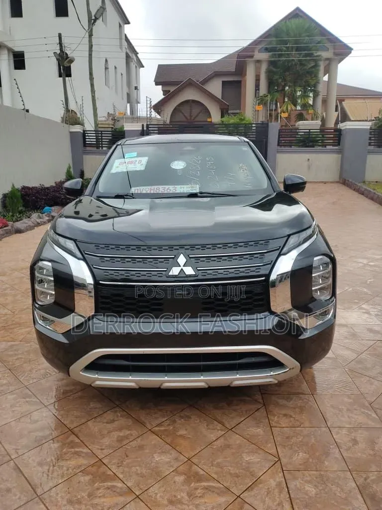 Mitsubishi Outlander 2022 Black