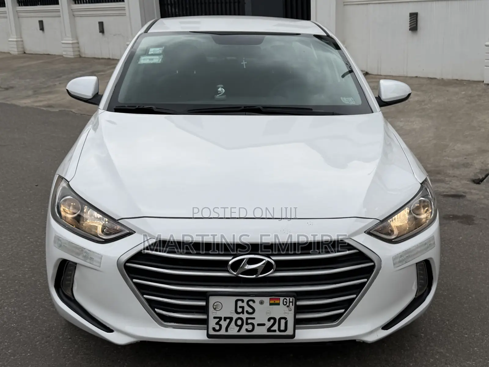 Hyundai Elantra Limited Sedan FWD (2.0L 4cyl 6A) 2017 White