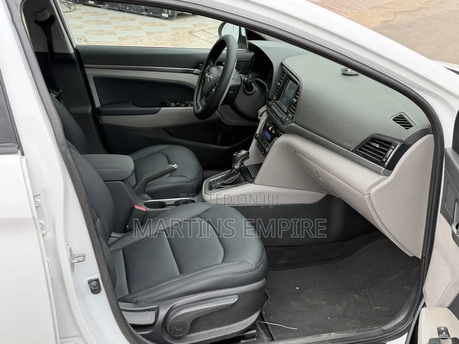 Hyundai Elantra Limited Sedan FWD (2.0L 4cyl 6A) 2017 White