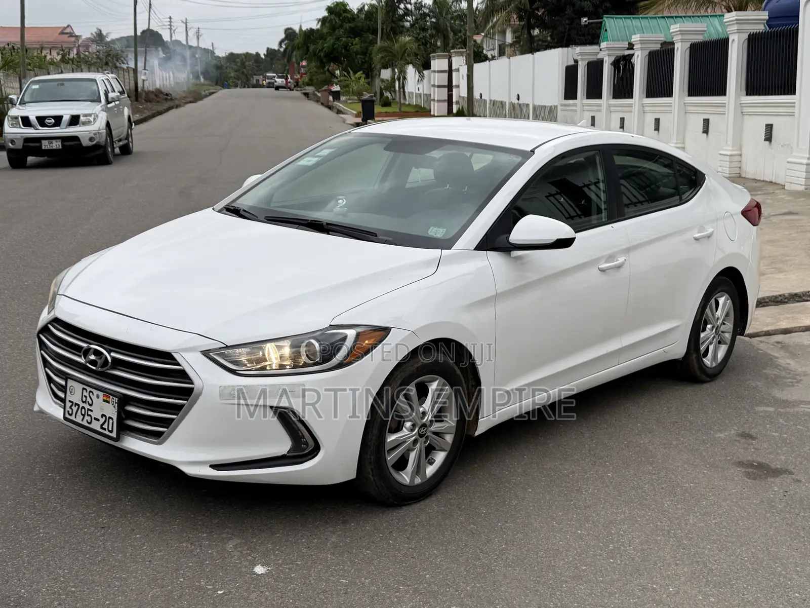 Hyundai Elantra Limited Sedan FWD (2.0L 4cyl 6A) 2017 White