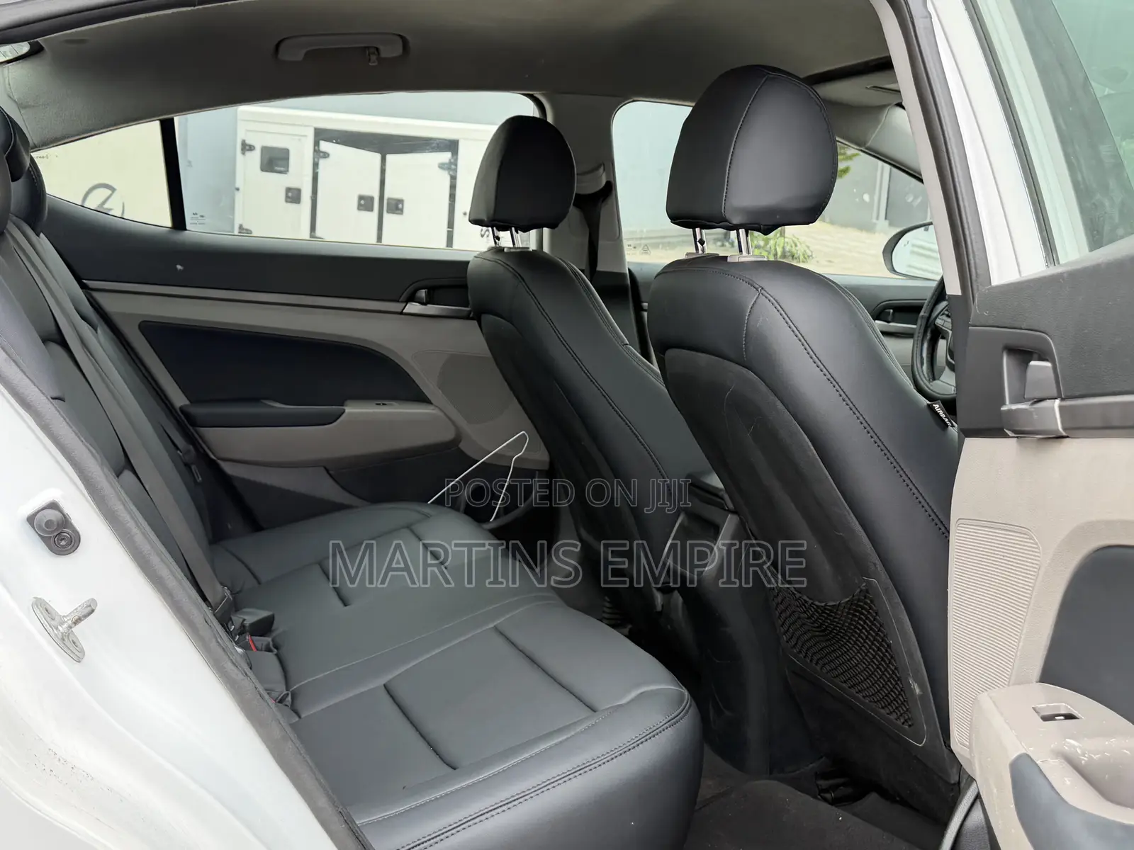Hyundai Elantra Limited Sedan FWD (2.0L 4cyl 6A) 2017 White