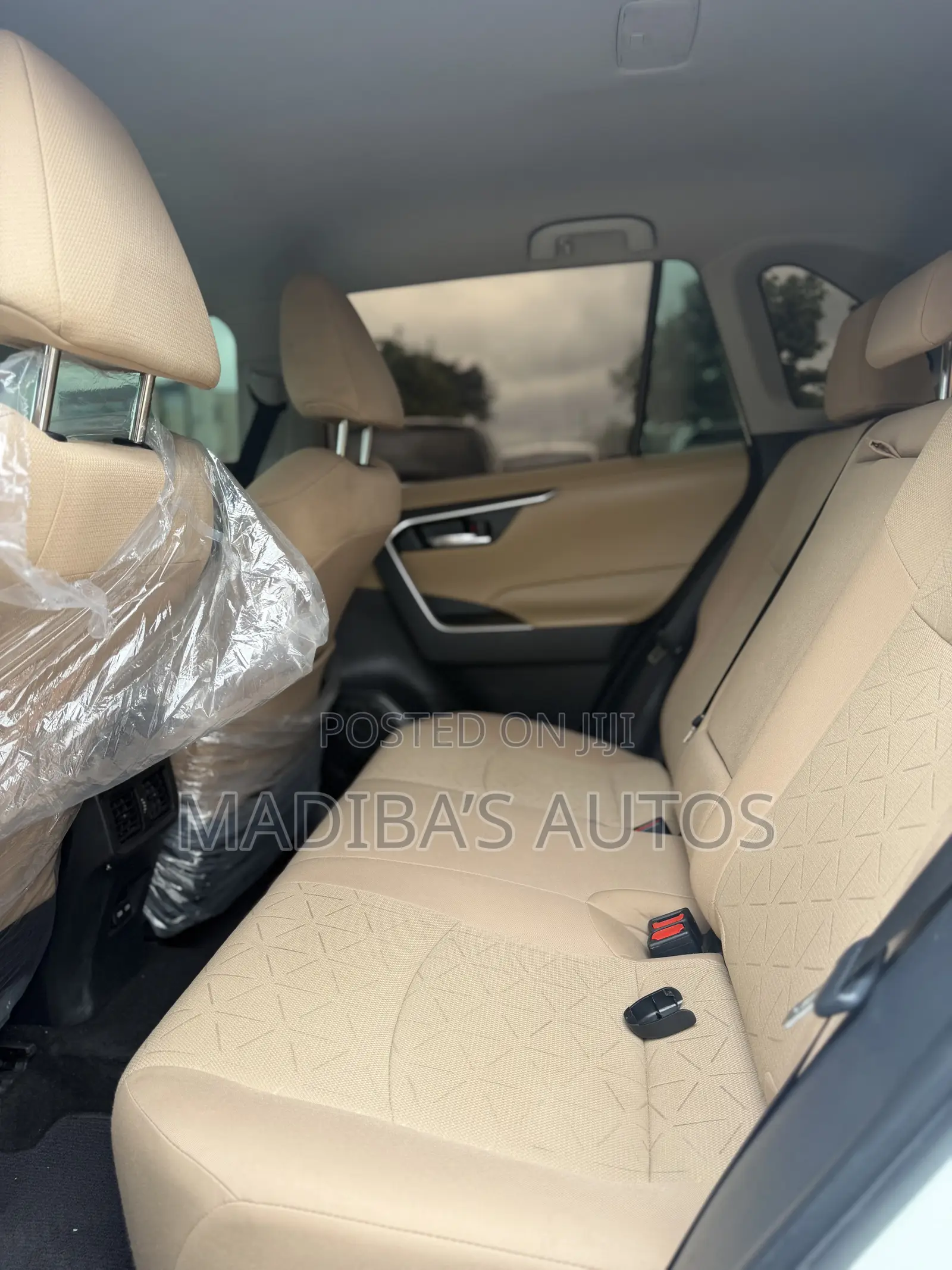 Toyota RAV4 XLE AWD 2023 White