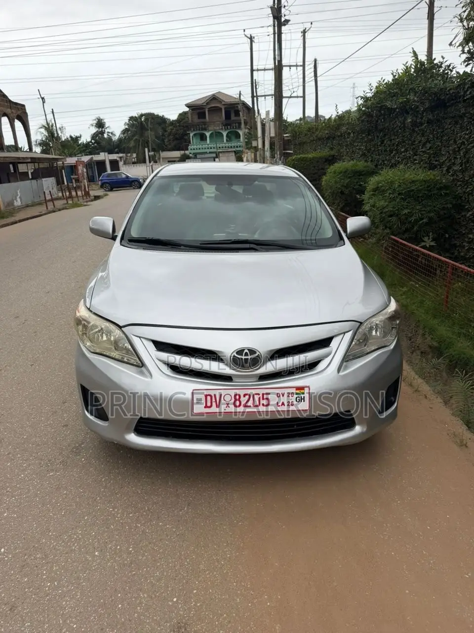Toyota Corolla LE 4dr Sedan (1.8L 4cyl 4A) 2013 Silver