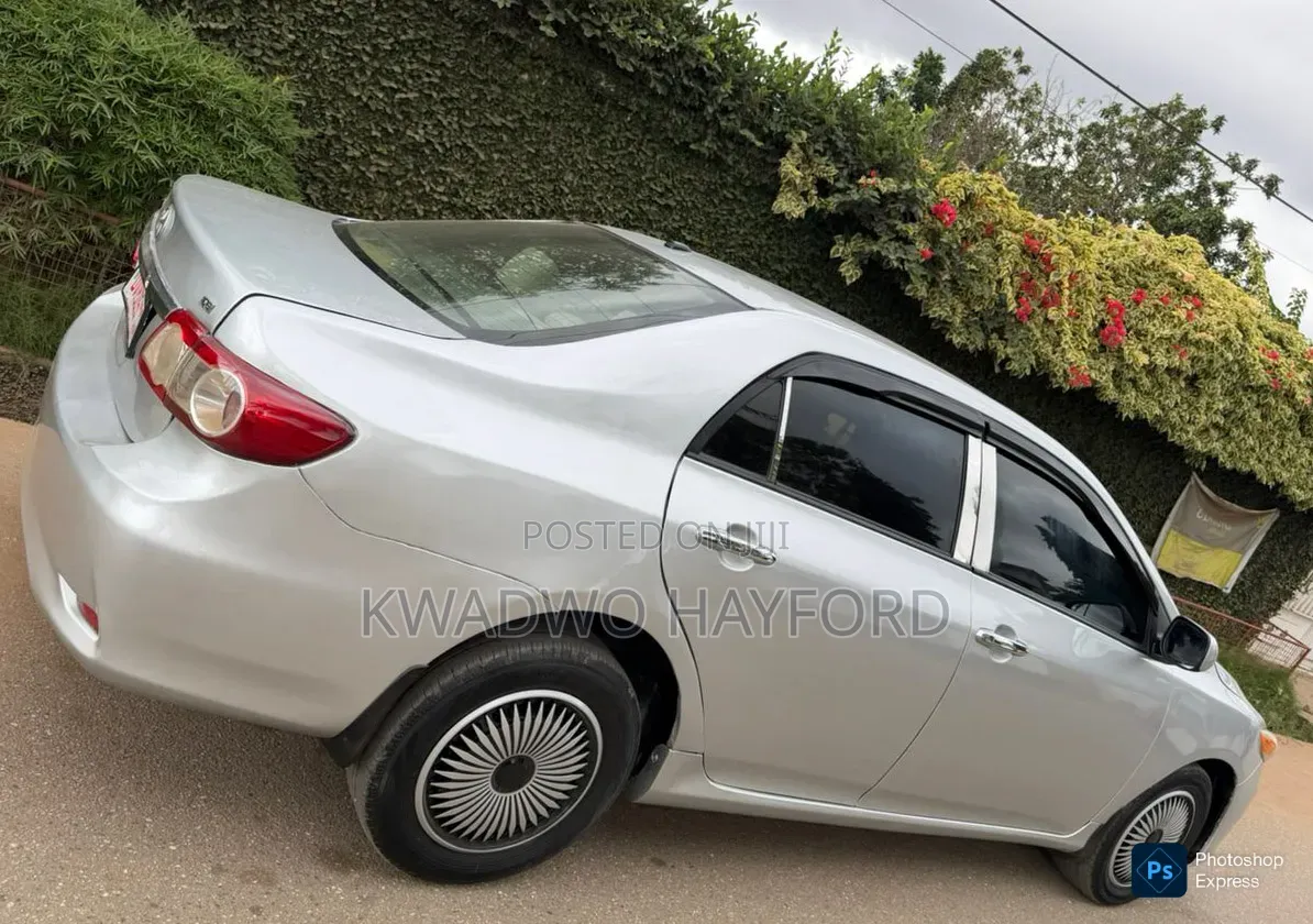 Toyota Corolla 2012 Silver