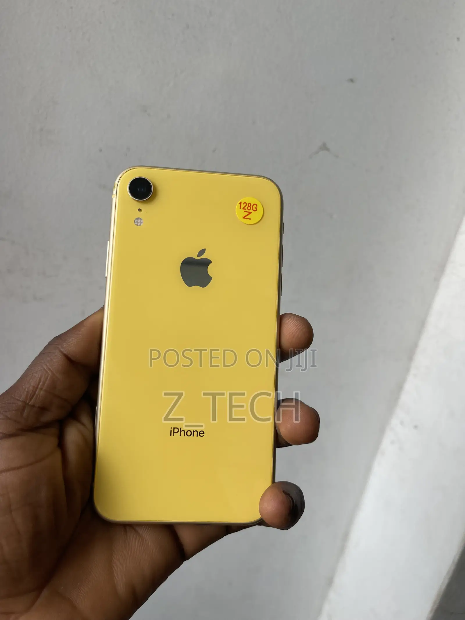 New Apple iPhone XR 128 GB Yellow