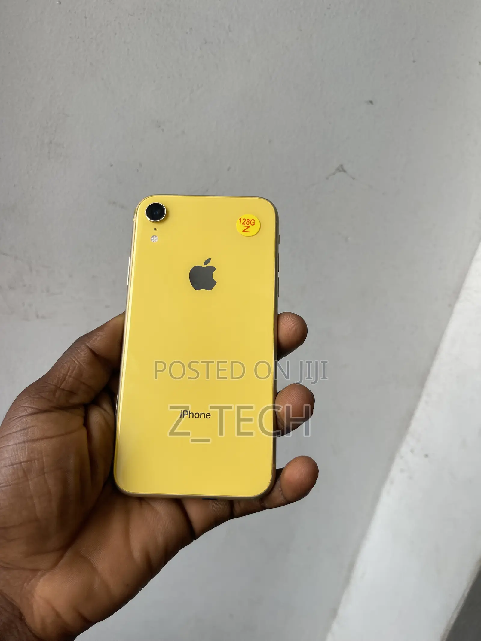 New Apple iPhone XR 128 GB Yellow