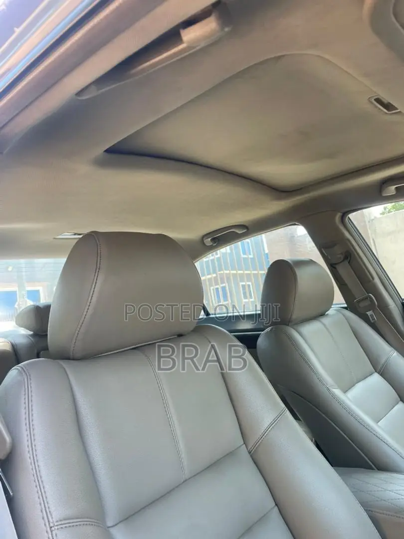 Honda Civic 1.8 5 Door Automatic 2010 Gray