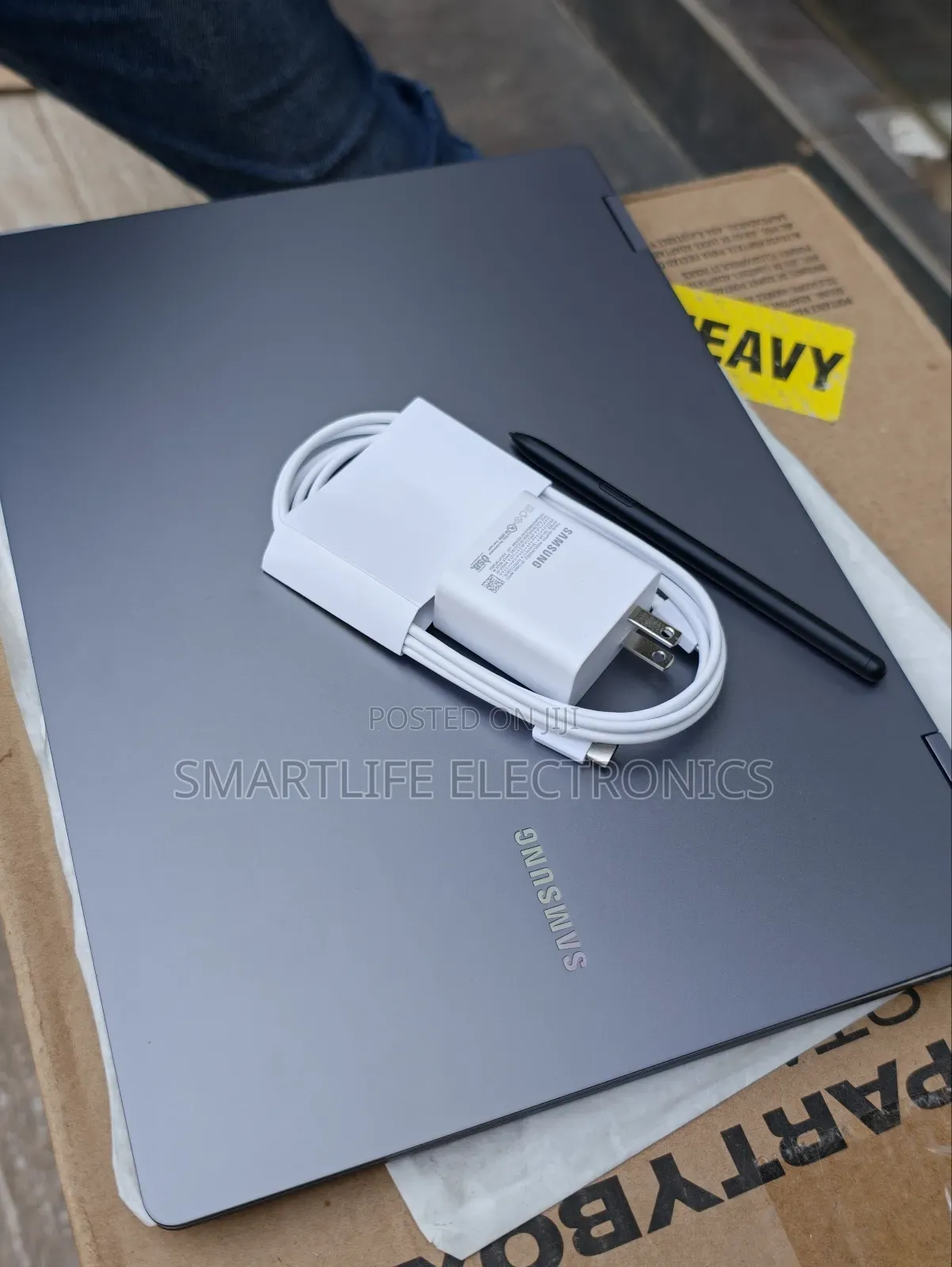 New Laptop Samsung Galaxy Book5 Pro 16GB Intel Core Ultra 7 SSD 512GB